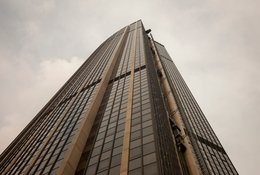 15th-arrondissement;-Architecture;-Glass-facade;-High-rise-building;-Kaleidos;-Kaleidos-images;-La-parole-à-limage;-Low-angle-view;-Modern-architecture;-Overcast-sky;-Paris;-Paris-skyline;-Skyscraper;-Stories-Pictures;-Tarek-Charara;-Tour-Montparnasse